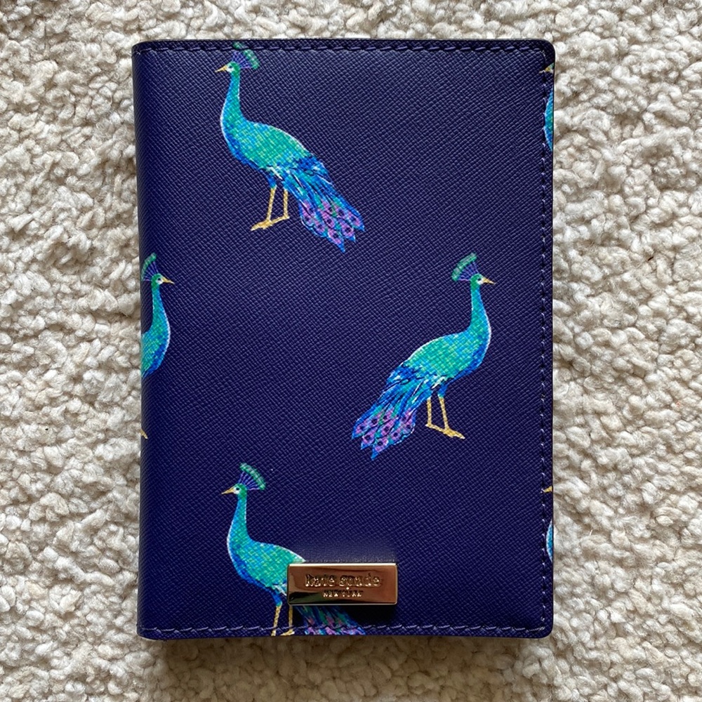 KATE SPADE | NWOT Peacock Passport Cover